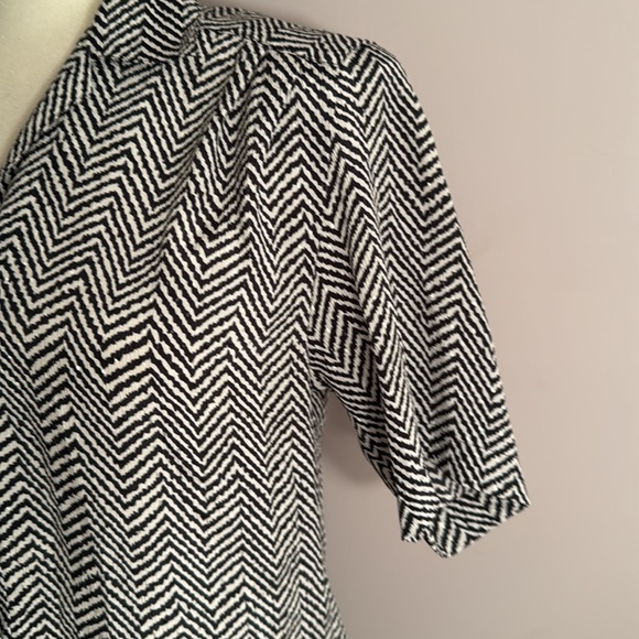 Notations Black & White Chevron collared button down blouse women’s Shirt Sz 6 - Picture 4 of 7